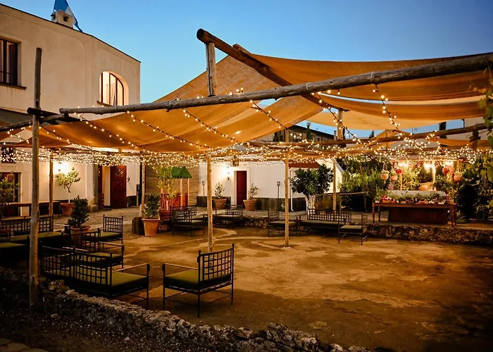 & Winery Bosco De Medici 4* بومبيي