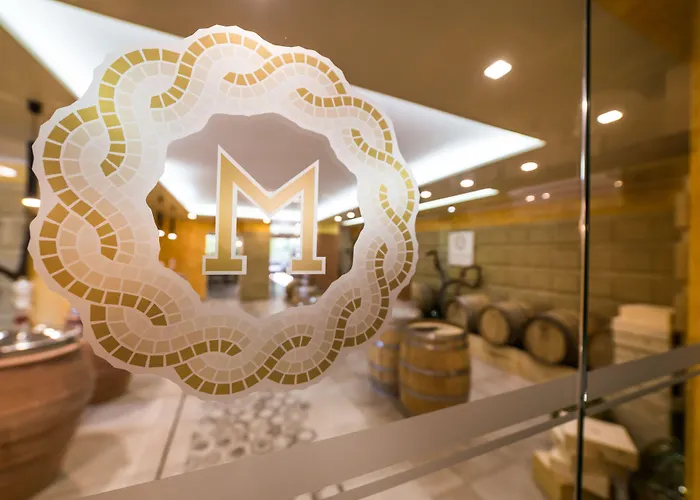 & Winery Bosco De Medici فندق بومبيي