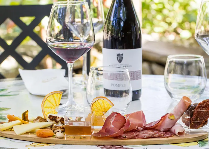 & Winery Bosco De Medici 4* بومبيي