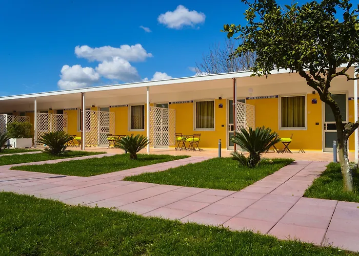 & Winery Bosco De Medici فندق بومبيي