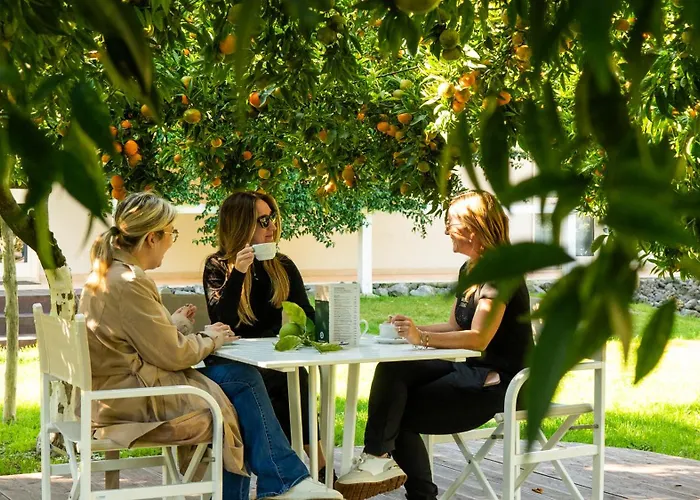 & Winery Bosco De Medici 4* بومبيي